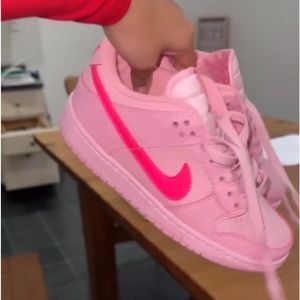 Womens “Barbie” triple pink dunks 5.5